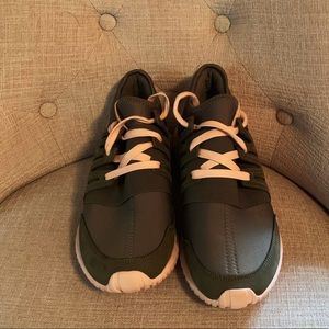 Adidas sneakers 🍀